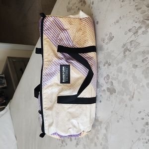 California Women's Duffle Bag - Cream and Purple